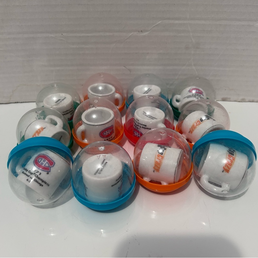 NHL Stanley cup champion Montreal Canadiens 12 collectible mini mugs